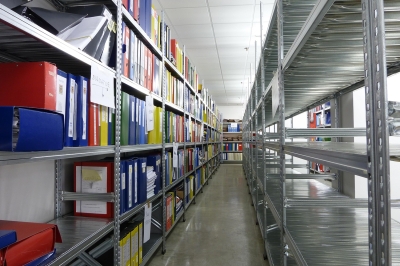 Метален складов стелаж поцинкован с 4 рафта H200хL90хD50 (200 кг на рафт)